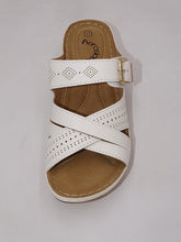 Load image into Gallery viewer, White Sandal 2
