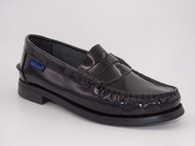 Load image into Gallery viewer, Black Hi-Shine Moccasin 5202
