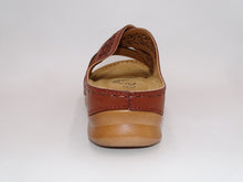 Load image into Gallery viewer, Brown Sandal 4
