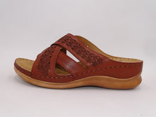 Load image into Gallery viewer, Brown Sandal 4
