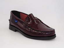 Load image into Gallery viewer, Burgundy Hi-Shine Moccasin 5202
