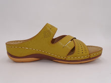 Load image into Gallery viewer, Camel Sandal 2
