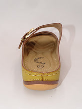 Load image into Gallery viewer, Camel Sandal 2
