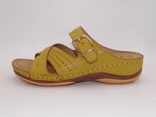 Load image into Gallery viewer, Camel Sandal 2
