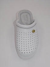 Load image into Gallery viewer, Elnora White Mule 942
