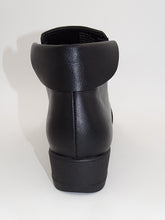 Load image into Gallery viewer, Isaad Black Boot
