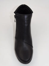 Load image into Gallery viewer, Isaad Black Boot
