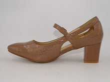 Load image into Gallery viewer, Lindsey Beige 162
