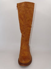 Load image into Gallery viewer, Mara Tan Boot 990
