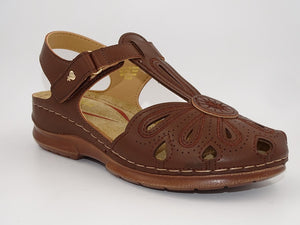 Martha Camel 345