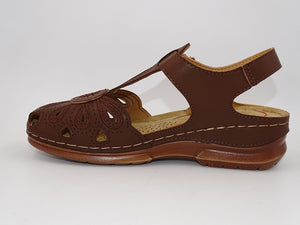 Martha Camel 345