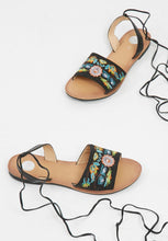 Load image into Gallery viewer, Missy Tie-up Sandal 258
