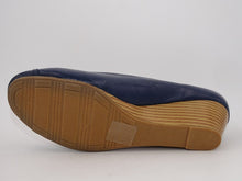 Load image into Gallery viewer, Navy Court 8073

