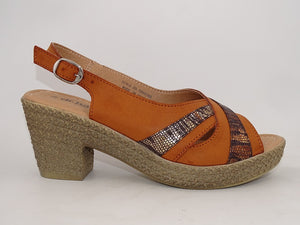 Tori Brown 076