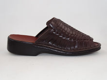 Load image into Gallery viewer, Trapper Choc Sandal 6185

