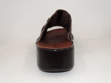 Load image into Gallery viewer, Trapper Choc Sandal 6185
