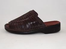 Load image into Gallery viewer, Trapper Choc Sandal 6185
